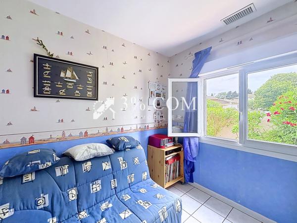 Villa
                                                                                                                                                                                                                                                                                                                        8 pièce(s)                                                                                                                                                                                                          5 chambre(s)                                                                                                                                                                                                          119.81  m²