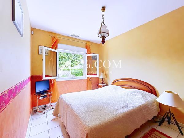 Villa
                                                                                                                                                                                                                                                                                                                        8 pièce(s)                                                                                                                                                                                                          5 chambre(s)                                                                                                                                                                                                          119.81  m²