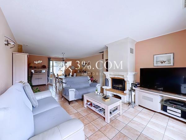 Villa
                                                                                                                                                                                                                                                                                                                        8 pièce(s)                                                                                                                                                                                                          5 chambre(s)                                                                                                                                                                                                          119.81  m²
