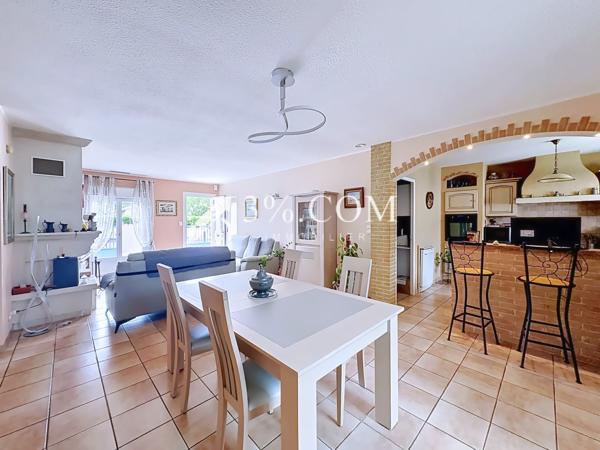 Villa
                                                                                                                                                                                                                                                                                                                        8 pièce(s)                                                                                                                                                                                                          5 chambre(s)                                                                                                                                                                                                          119.81  m²