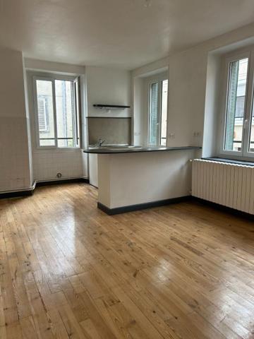 Immeuble Arlanc 3 appartements 238 m2