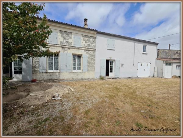 Maison à vendre 7 pièces FONTENET (17) belle CHARENTAISE avec chambre et bureau au rez-de-chaussée.