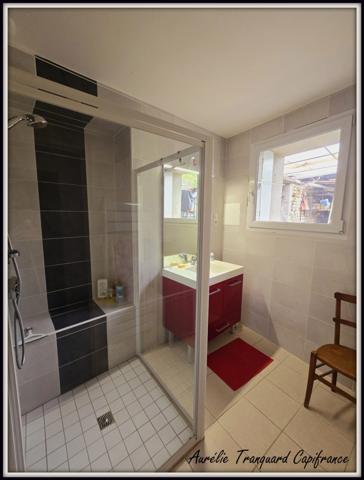 Maison à vendre 7 pièces FONTENET (17) belle CHARENTAISE avec chambre et bureau au rez-de-chaussée.