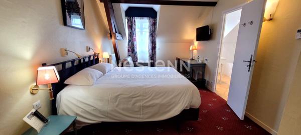 Au Coeur de la Sologne; Hôtel-Restaurant de Réputation; Murs & Fonds ; Actif Immobilier + Exploitation Rentable