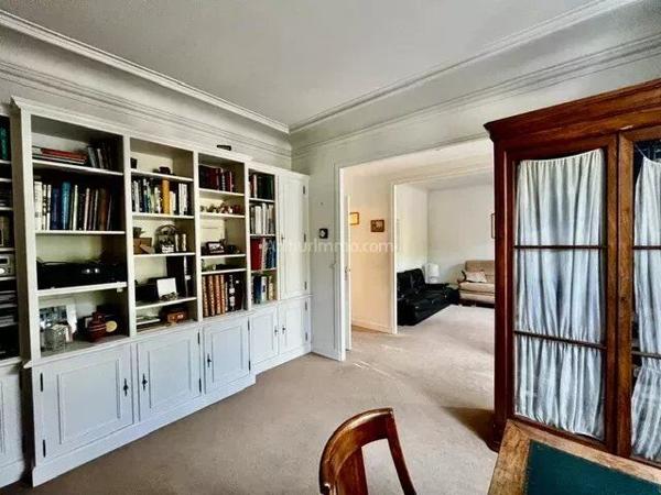 Vente                                                      Maison
                        
                     8 pièces                      137 m2                     à Joinville-le-Pont