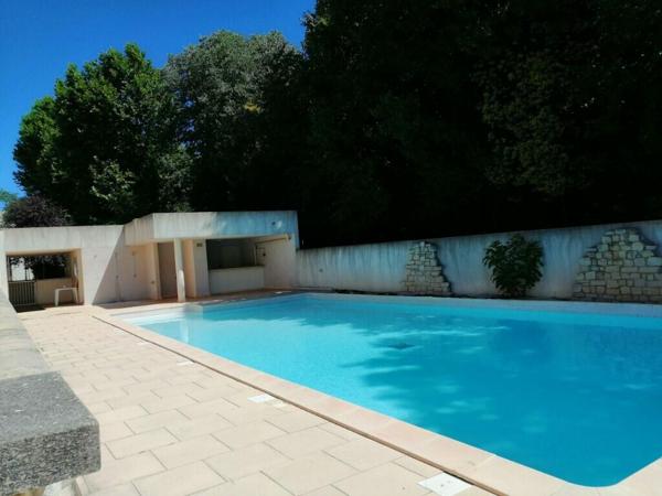 Appartement à vendre    3 pièces •  Barjac