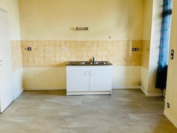 Location Appartement 3 pièces Parthenay (79200) - centre ville