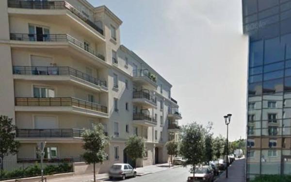 Stationnement à louer    Le Bourget