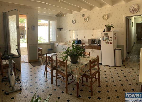 les TOUCHES DE PERIGNY 17160 - Une maison plain pied de 5 pièces de 123 m² sur un terrain de 4048 m² avec d