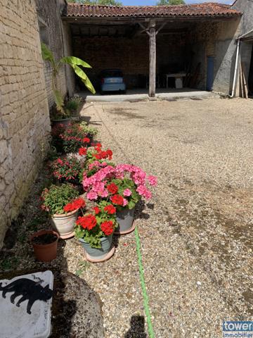 les TOUCHES DE PERIGNY 17160 - Une maison plain pied de 5 pièces de 123 m² sur un terrain de 4048 m² avec d