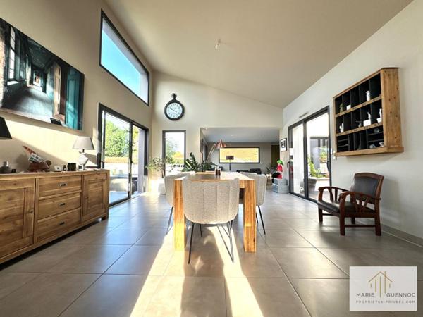 Maison BBC de plain-pied de 130m2 sur terrain de 530m2 avec garage et jacuzzi