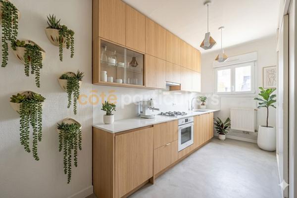 Vente
                Appartement91 m² - 4 Pièces -
                    NANTES (44000)