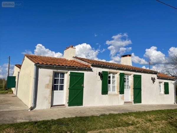 Maison restaurée à vendre à Marans en Charente-Maritime (17230), ref : LE 459