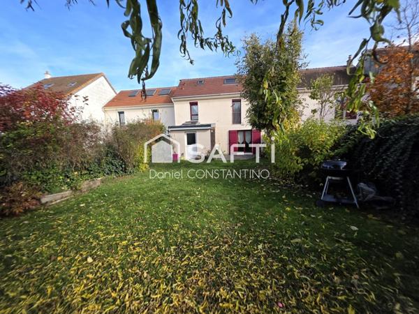 Maison avec 4 Chambres sur 363 m² avec garage