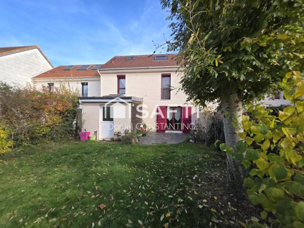 Maison avec 4 Chambres sur 363 m² avec garage