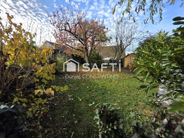 Maison avec 4 Chambres sur 363 m² avec garage