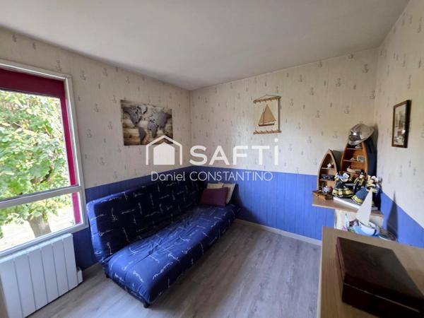 Maison avec 4 Chambres sur 363 m² avec garage