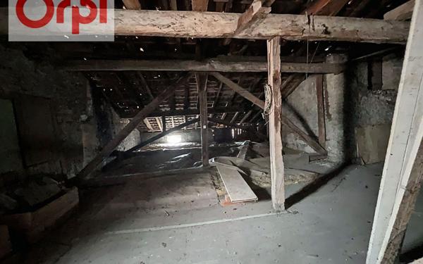 Immeuble à vendre    7 pièces •  Saint-Martory