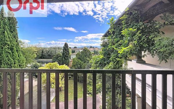 Immeuble à vendre    7 pièces •  Saint-Martory