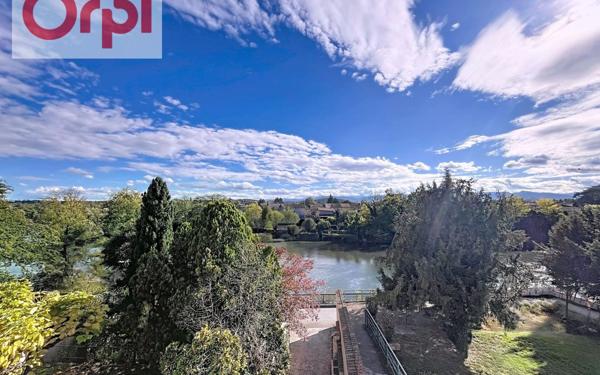 Immeuble à vendre    7 pièces •  Saint-Martory