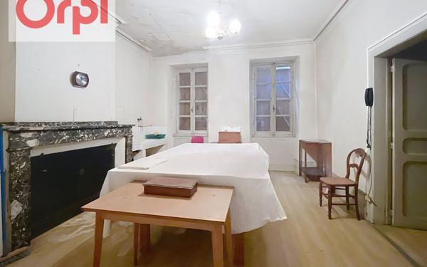 Immeuble à vendre    7 pièces •  Saint-Martory