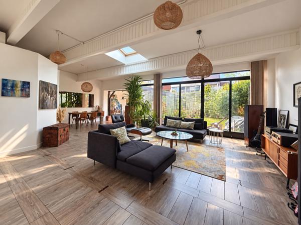 Maison 7 pièces 245 m2
