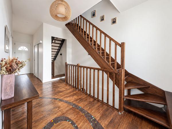 Maison 7 pièces 245 m2