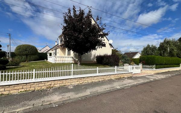 Maison à vendre    6 pièces •  Villiers-en-Lieu