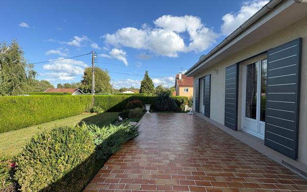 Maison à vendre    6 pièces •  Villiers-en-Lieu