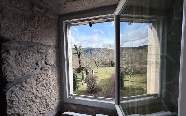 Maison à vendre    4 pièces •  Balsièges