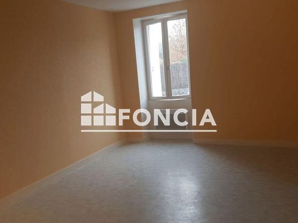 Location Appartement 3 pièces 50.24 m² - 38 RUE DES MAUGES Saint Laurent De La Plaine 49290