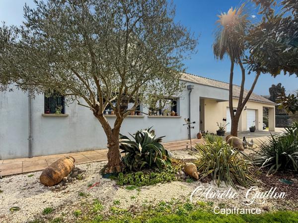 Maison d’architecte de plain-pied de 254m² avec piscine intérieure et terrain de 3000m² en plein cœur de Ploërmel