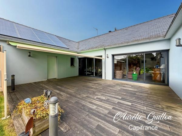 Maison d’architecte de plain-pied de 254m² avec piscine intérieure et terrain de 3000m² en plein cœur de Ploërmel