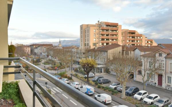 Appartement à vendre    3 pièces • 93 m2 Romans-sur-Isère