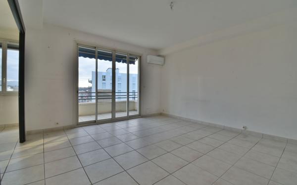 Appartement à vendre    3 pièces • 93 m2 Romans-sur-Isère