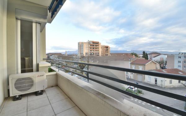 Appartement à vendre    3 pièces • 93 m2 Romans-sur-Isère
