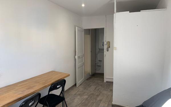 Appartement à louer    1 pièce •  Nîmes