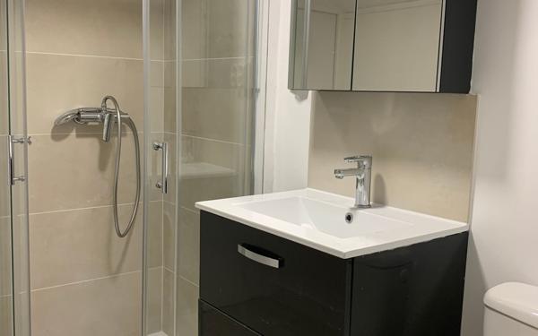 Appartement à louer    1 pièce •  Nîmes