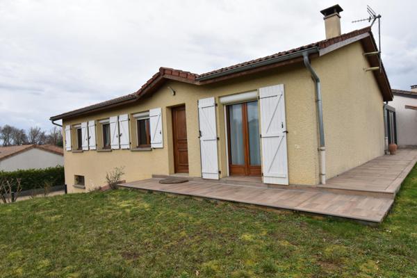 Idéalement située cette maison individuelle est idéale pour une famille