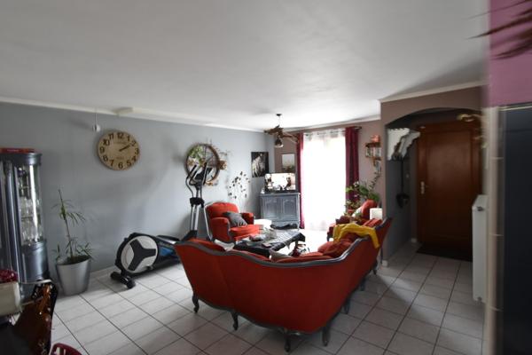 Idéalement située cette maison individuelle est idéale pour une famille