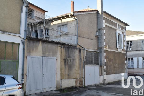 Immeuble à vendre 242 m² La Couronne