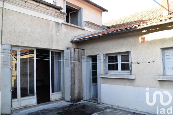 Immeuble à vendre 242 m² La Couronne