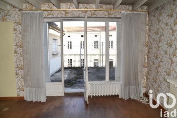 Immeuble à vendre 242 m² La Couronne