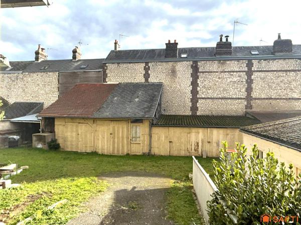 Maison et annexes à rénover !