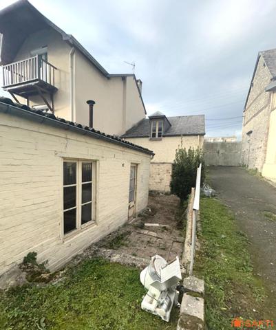 Maison et annexes à rénover !