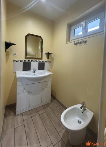 Maison et annexes à rénover !