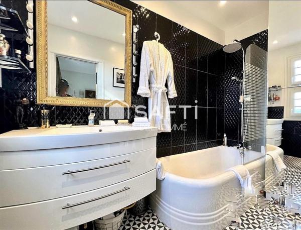 Demeure Anglo-Normande du XIX rénovée, piscine