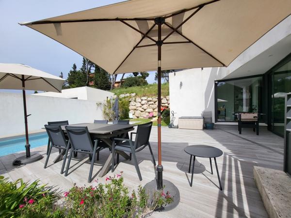 Cabriès (13480) VILLA D'EXCEPTION CONTEMPORAINE A 15 MINUTES D'AIX EN PROVENCE