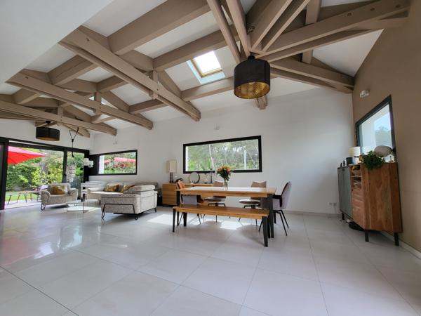 Cabriès (13480) VILLA D'EXCEPTION CONTEMPORAINE A 15 MINUTES D'AIX EN PROVENCE