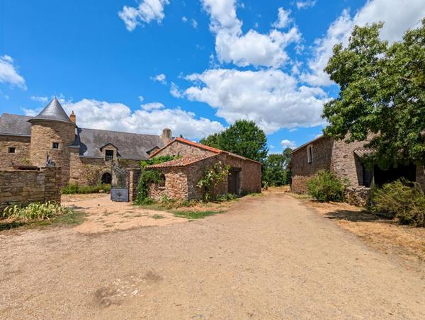 Maison  8 pièce(s) 253 m2